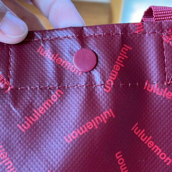 LULULEMON RED REUSABLE SMALL TOTE. Ombré w/ lululemon hits scattered all over - Picture 7 of 8